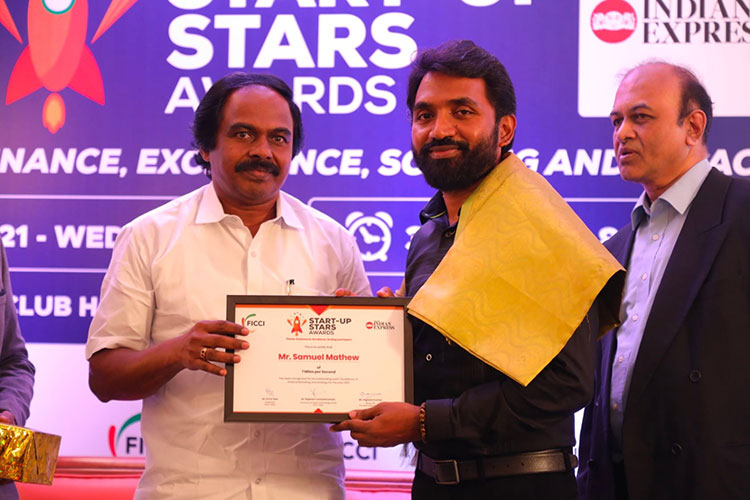 7 MILES PER SECOND as the Impactful Digital Media Agency of the year 2022 at FICCI - TNIE Start - Up Stars Awards 2022